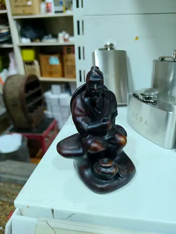 Vintage-Style Resin Oriental Scholar Figurine - Seated Tea Sage / Poet Statue