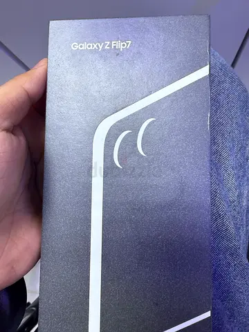 Samsung Galaxy Z Flip7 - Unopened Box