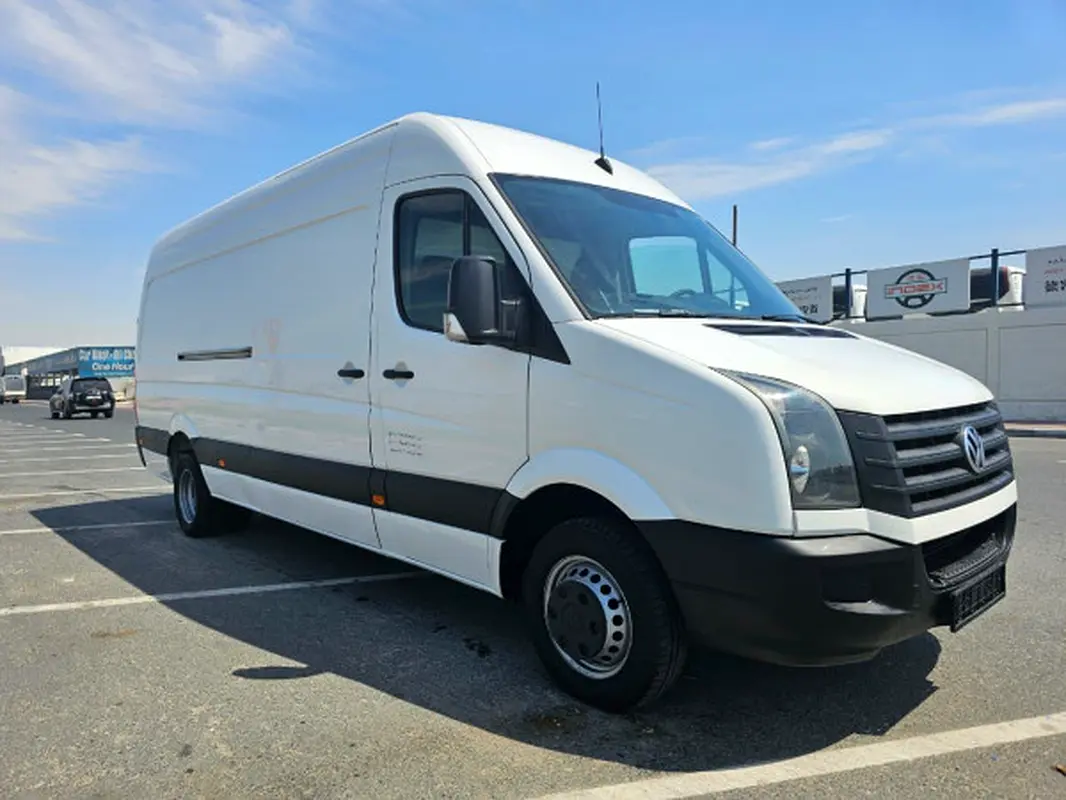 Volkswagen Crafter 2016 — photo 1 of 12