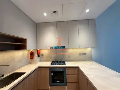 Mid Floor | Vacant | Fully Fitted Kitchen