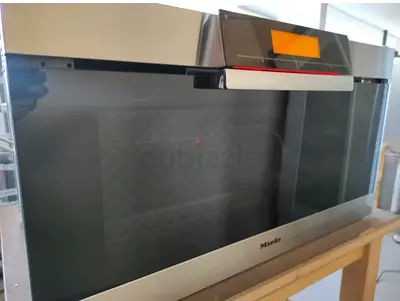 Miele H 5981 BP is a premium, 90cm built-in electric oven