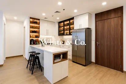 Corner Unit | On The Park | Large Layout