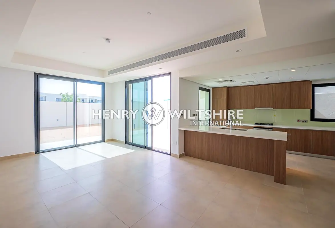 Single row townhouse | One of the best locations