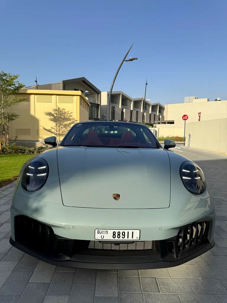 Porsche 911 2025 — photo 1 of 16