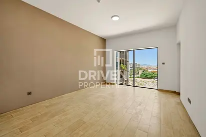 Mid Floor | Ready to Move in | Prime Location