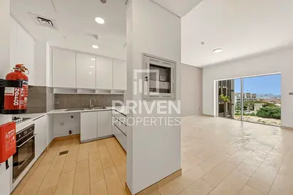 Mid Floor | Ready to Move in | Prime Location