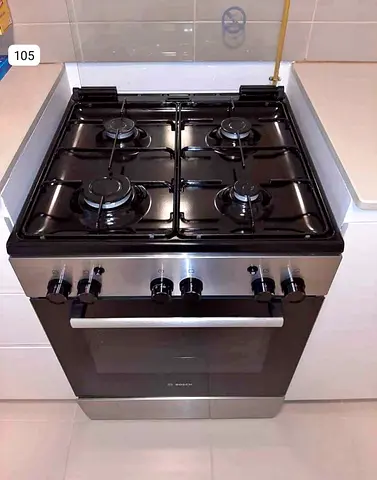 Bosch 4-Burner Gas Cooker with Oven - Good Condition