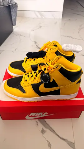Nike Dunk High SP Varsity Maize