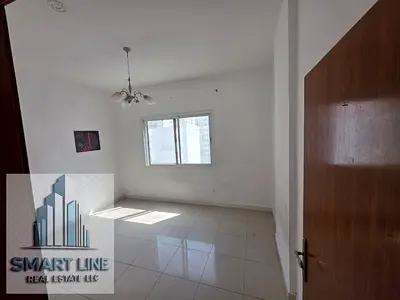 Big offer 1bhk with balcony close hall with central ac and gass family building rent only 29k