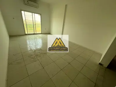سعر ممتاز | مساحة ممتازة |منطقة حيوية | موقع ممتاز | صيانة الدورية على المالك | اطلالة مفتوحة |  قريب من كل الخدمات  و مخرج دبي و الشارقة