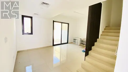 Amazing Layout | Prime Location | No Service Charge | Freehold for Arab