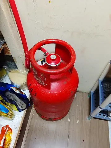 Used Red LPG Gas Cylinder with Hose - Good Working Condition