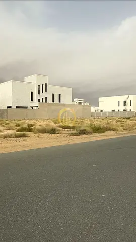 Residential land for sale in Al-Hawshi area, Al-Badi' suburb. Area: 10,000 sq ft.