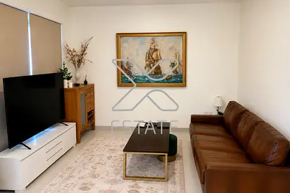 Bright &amp; Spacious Corner TH with Landscaped Garden