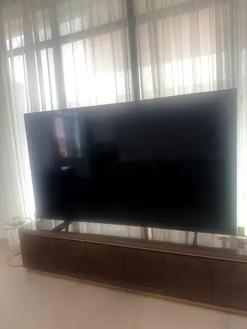 Brand: Samsung
 Size: 98 Inches
 Condition: Excellent / Like New (No scratches)