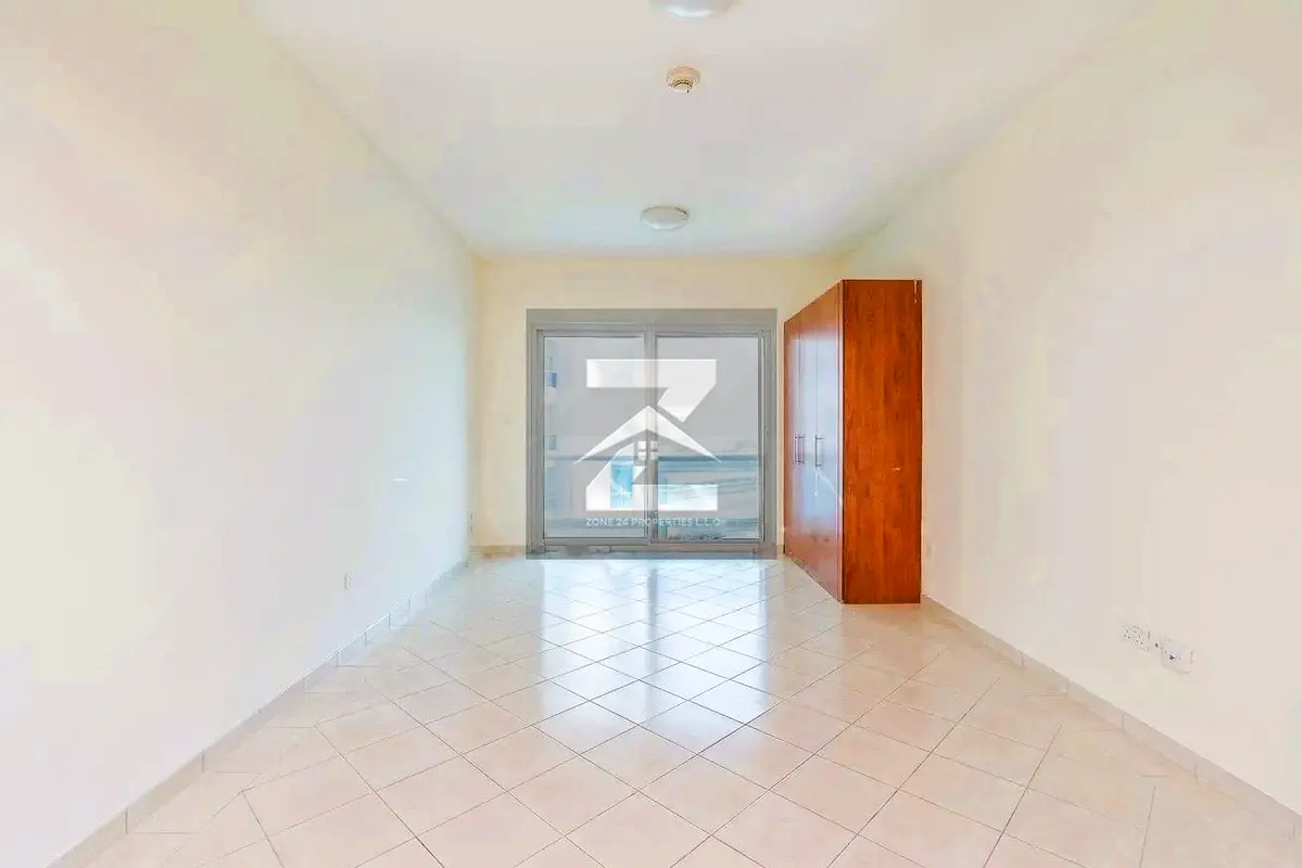 Unfurnished | Low Floor | Flexible Cheques