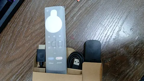 AMAZON STREAMING MEDIA PLAYER FIRE TV STICK 4K SELECT (2025) WITH ALEXA VOICE REMOTE 8GB BLACK