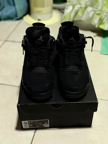 AIR JORDAN 4 RETRO BLACK CAT 2025