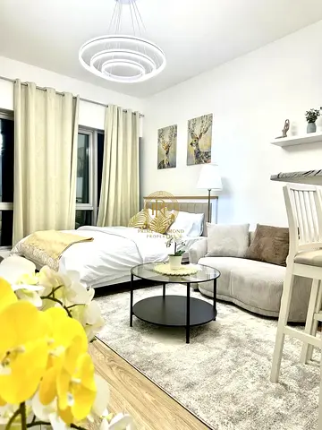 Move-In Ready Unit | Exclusive Fully Furnished & Upgraded