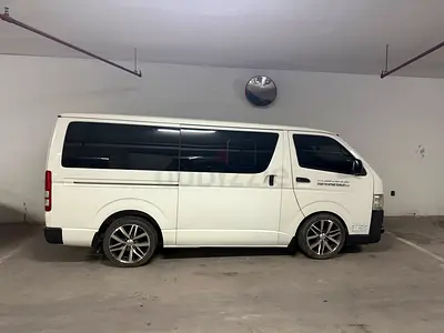 Well Maintained 2014 Toyota Hiace Standard - GCC Specs