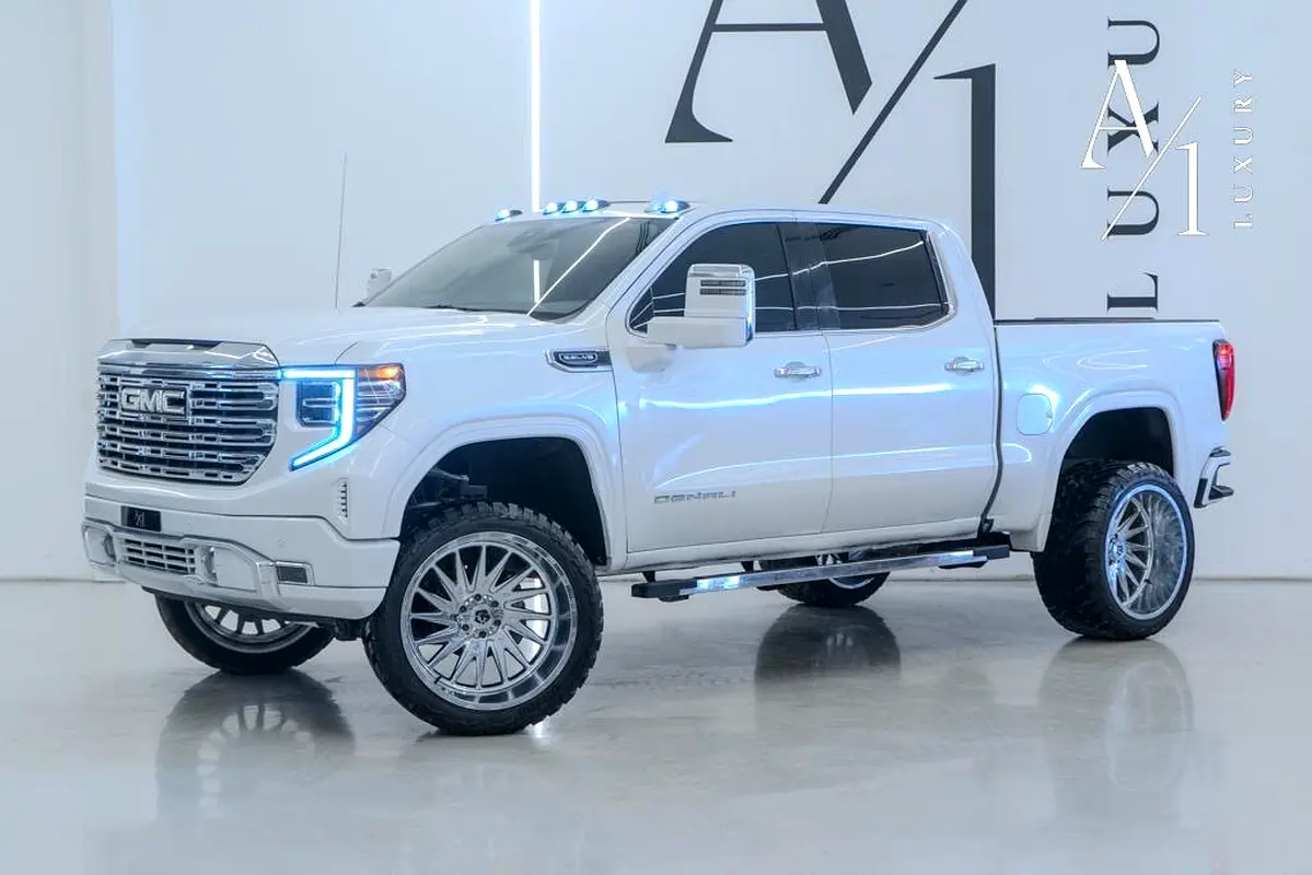 GMC Sierra 2021 — photo 1 of 16