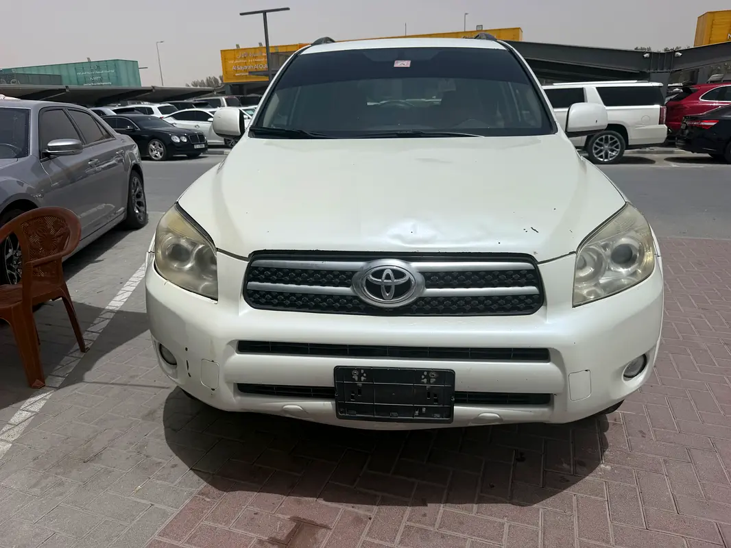 Toyota Rav 4 2008 — photo 1 of 2
