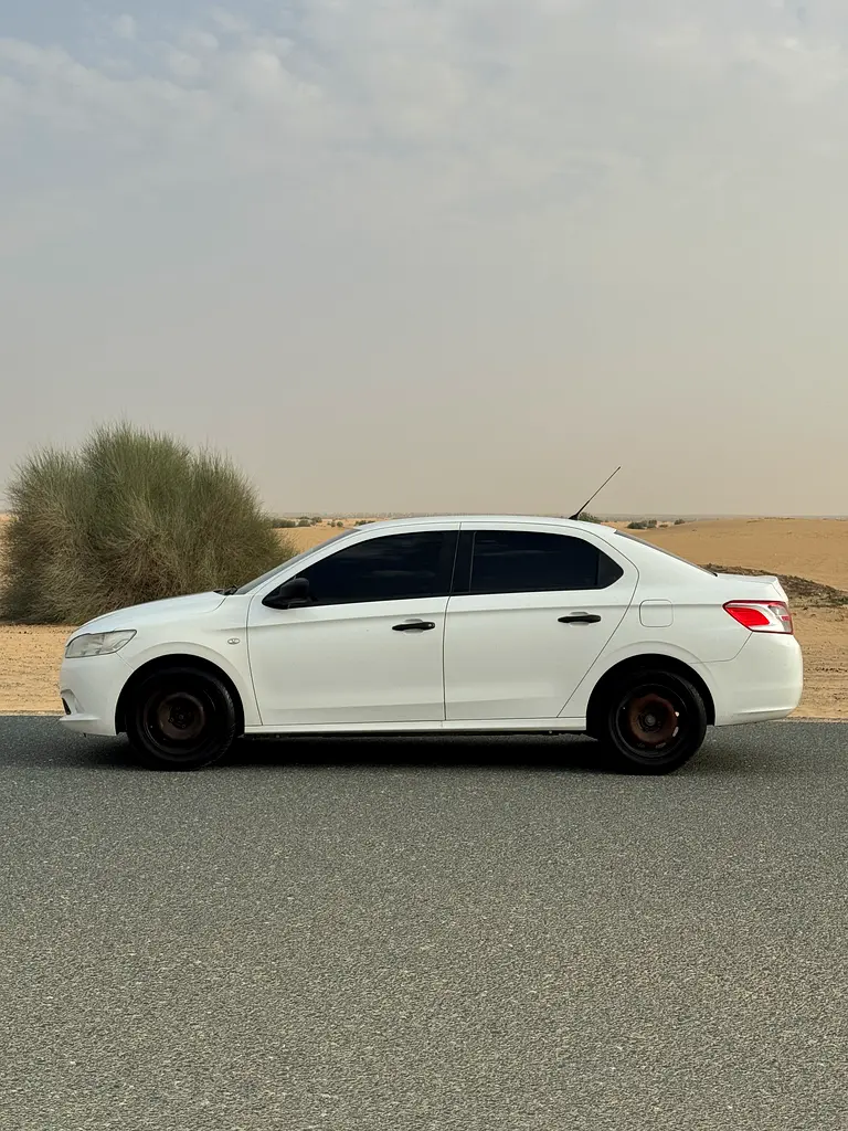 Peugeot 301 2015 — photo 1 of 6
