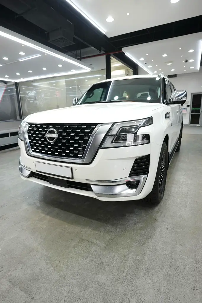 Nissan Patrol 2022 — photo 1 of 15