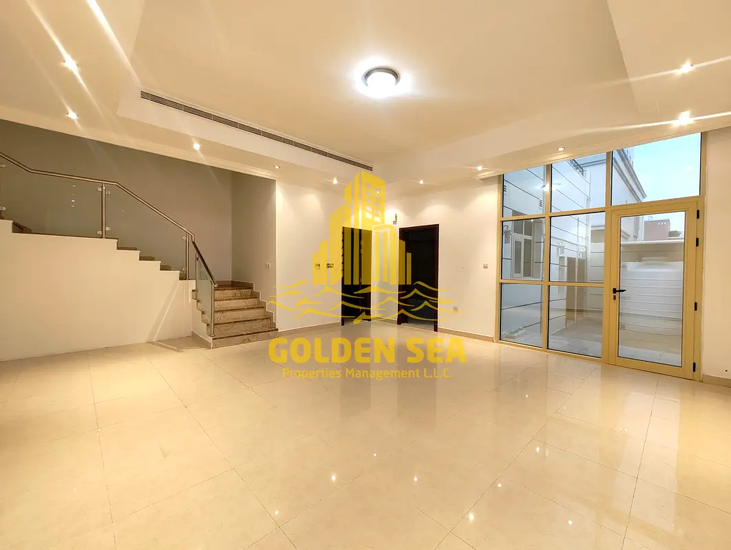STYLISH 4BR W MAID| BALCONY| 3 CAR PARKING| GREAT LOCATION