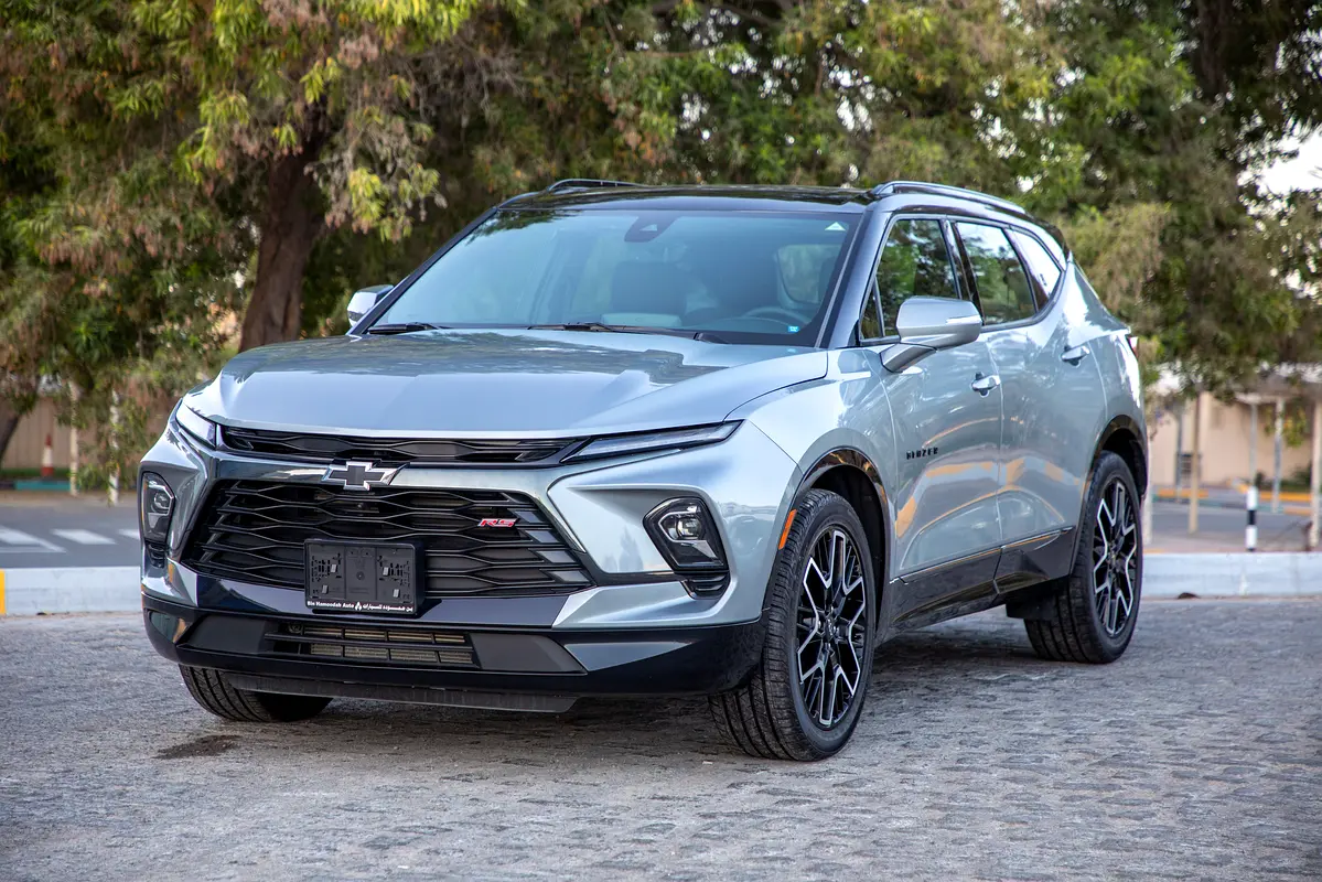 Chevrolet Blazer 2024 — photo 1 of 10