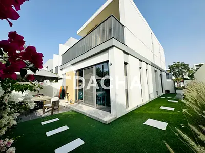 Single Row | Landscaped | Kitchen Appliances