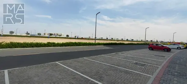 محلات تجارية مميزة للإيجار داخل مجمع "أجمل مكان" بموقع حيوي واستراتيجي يجذب الزبائن طوال اليوم.