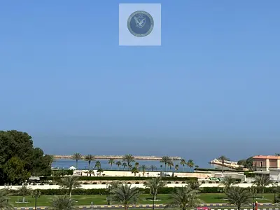 First tenant, balcony with direct sea view, sand parking available, panoramic open view