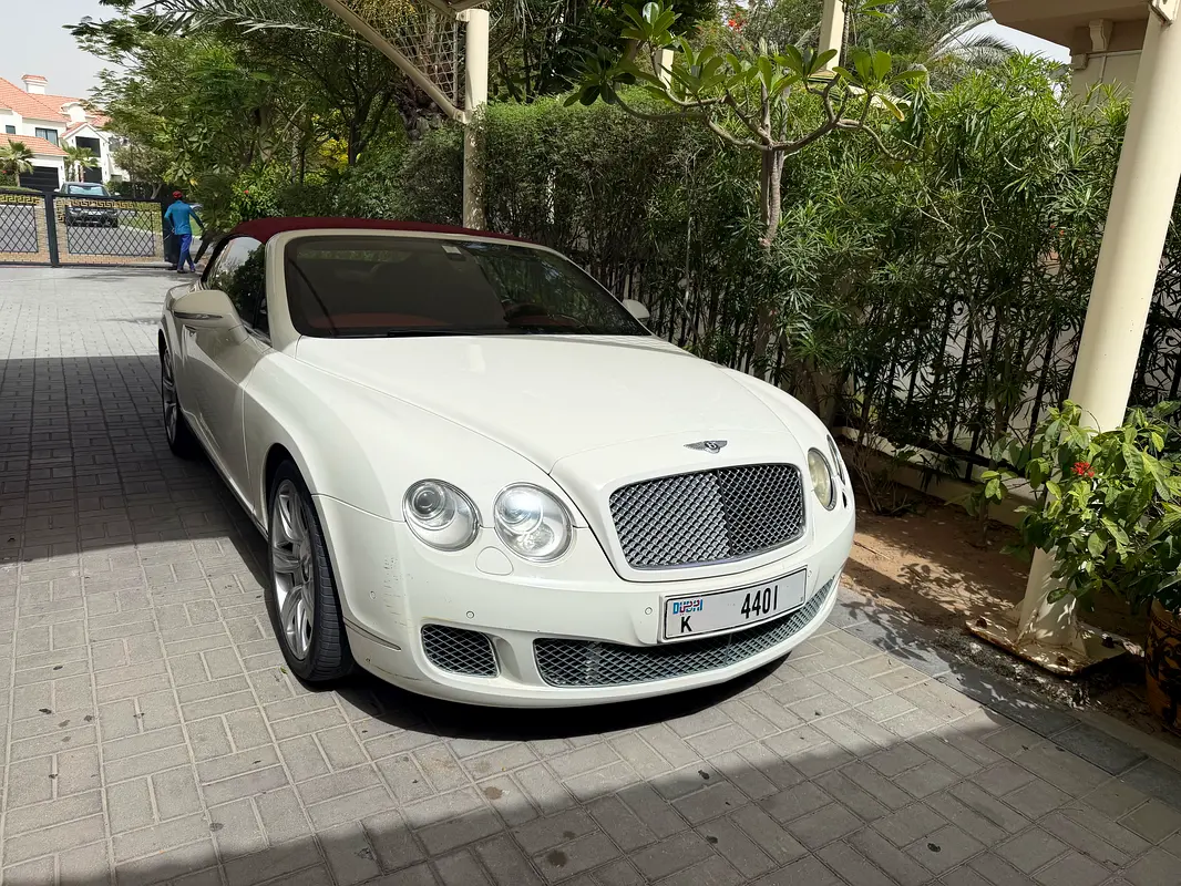 Bentley Continental 2011 — photo 1 of 5