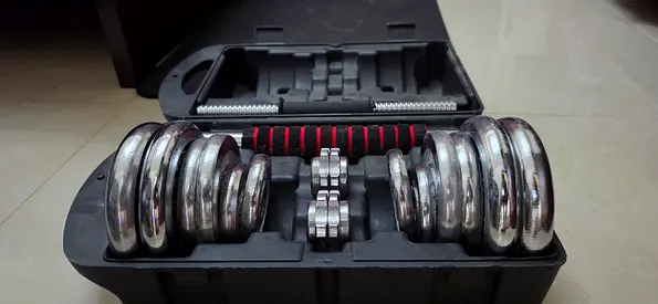 20KG Adjustable Chrome Dumbbell Set with Case – Excellent Condition