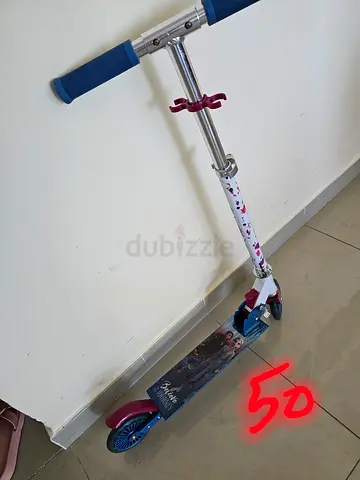 Girls Disney frozen scooter