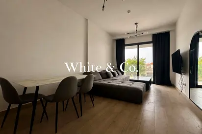 PRIME LOCATION | LARGE BALCONY | MODERN