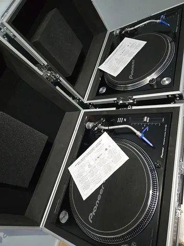 Pair of Pioneer Dj Plx-1000 [Pristine Condition]with Ortofon Concorde Dj  Flight Cases