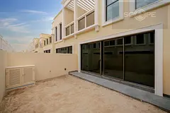 Single row next to lagoon 4 bedrooms