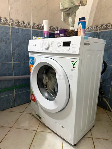 Front Load Washing Machine - like new Condition