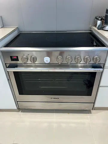 Bosch Series 8 Electric Cooker with Ceramic Hob