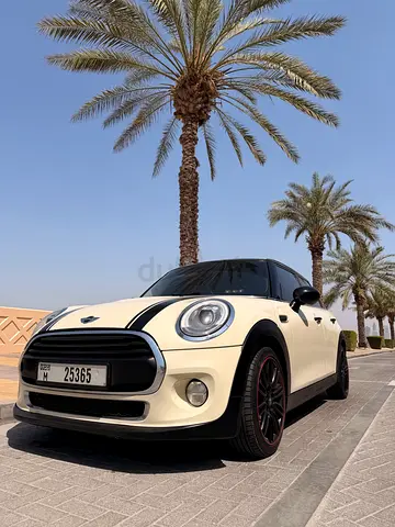 MINI Cooper 2017 GCC Specs - Well Maintained