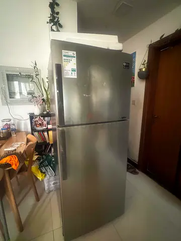 Large Refrigerator (Inverter) Selling low