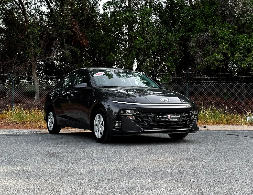 Hyundai Accent 2025 — photo 1 of 20