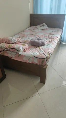 Solid Wood Single Bed Frame with Headboard - Good Condition without metress