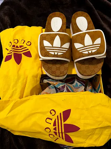 Gucci x Adidas Original Slides – Size 39 – Brand New – Yas Island