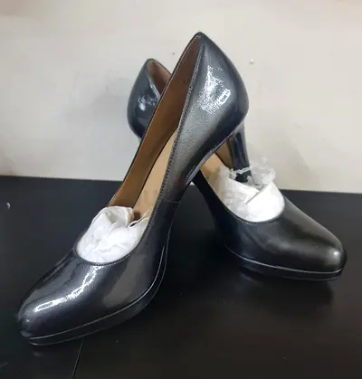 NATURALIZER Size 39. Still like new
