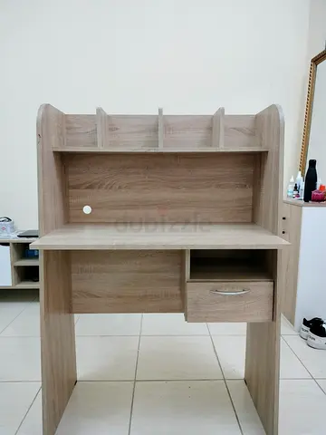 HomeBox Study Desk