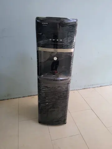 Bottom load water dispenser
