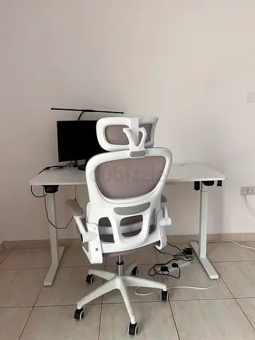 Standing and adjustable Desk and chair for sale